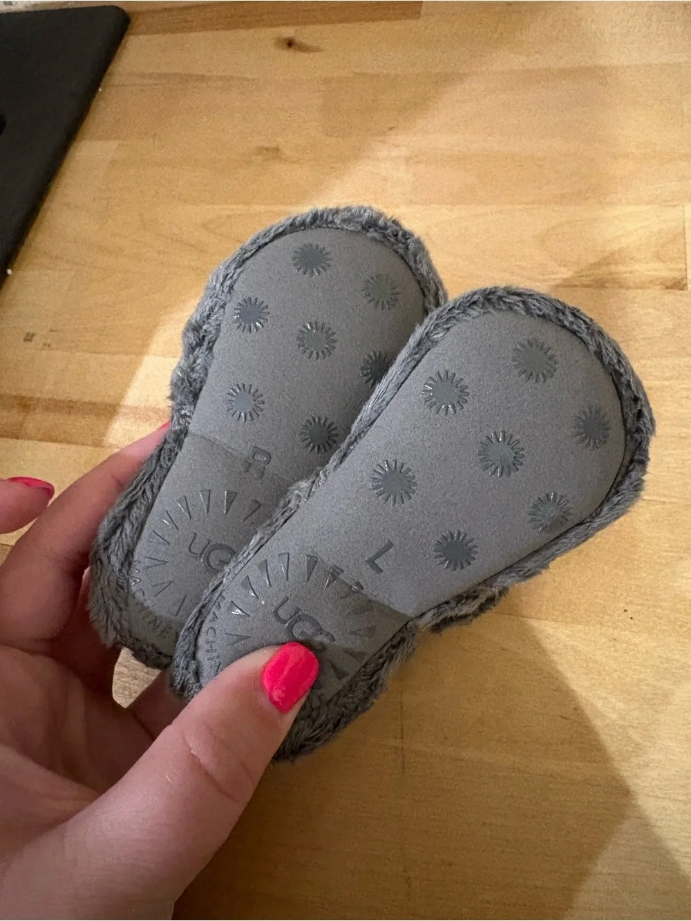 UGG easy bootie keeps